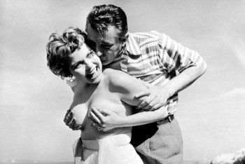 Симона Сильва — скандальные фото топлес в Каннах 1954 и краткая биография актрисы
