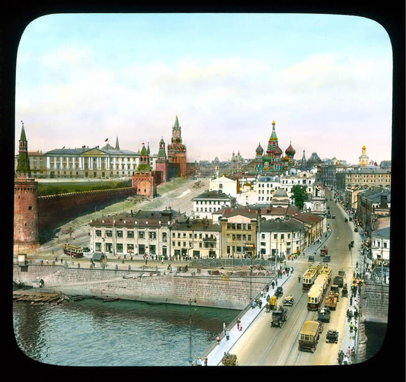 Улица Мосвкорецкая и Васильевский спуск, вид с Москворецкого моста, Москва 1930-е годы